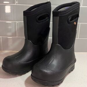 BOGS boys winter boots